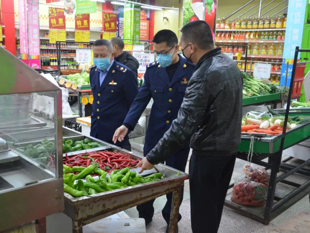 福建市場(chǎng)監(jiān)管部門(mén)全面強(qiáng)化食用農(nóng)產(chǎn)品批發(fā)市場(chǎng)“疫情戰(zhàn)況”監(jiān)管，保障食品安全供應(yīng)